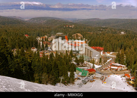 Skigebiet Borovets mit dem Hotel Rila in der Nähe von Samokov, Targovishte, Bulgarien. Stockfoto