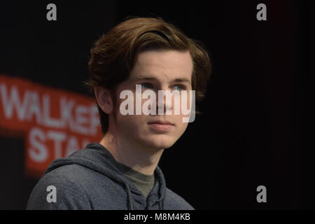 Mannheim, Deutschland. 18 Mär, 2018. Schauspieler Krämer Riggs (The Walking Dead), Panel, bei Walker Stalker Deutschland Übereinkommen. (Foto von Markus Wissmann) Credit: Markus Wissmann/Alamy leben Nachrichten Stockfoto