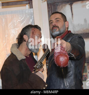 Mannheim, Deutschland. 18 Mär, 2018. Professionelle Walking Dead Cosplayer at Walker Stalker Deutschland Übereinkommen. (Foto von Markus Wissmann) Credit: Markus Wissmann/Alamy leben Nachrichten Stockfoto