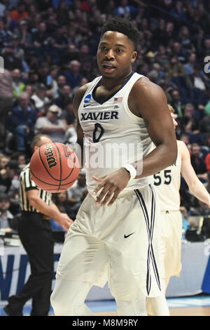 Nashville, Tennessee, USA. 18 Mär, 2018. Xavier Musketiere, Tyrique Jones (0) den Ball dribbelt gegen die Florida State Seminoles bei Bridgestone Arena am 18. März 2018 in Nashville, Tennessee. Credit: FGS Sport/Alamy leben Nachrichten Stockfoto