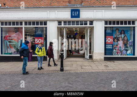 Eine Lücke mode Store auf peascod Straße in Windsor. Der Shop verkauft Damen, Herren und Kinder Mode. Stockfoto