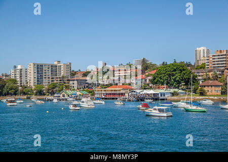 Australien, New South Wales, Sydney, Northern Beaches Region, Ansicht von Manly Cove mit Esplanade und Manly Yacht Club und Manly Sailing Club Stockfoto