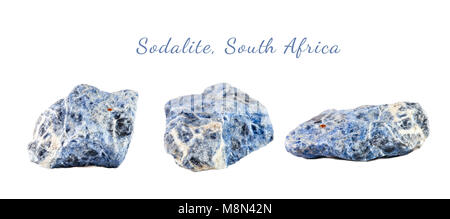 Makroaufnahmen von natürlichen Edelstein. Raw mineral Sodalit, Südafrika. Isoliertes Objekt auf einem weißen Hintergrund. Stockfoto