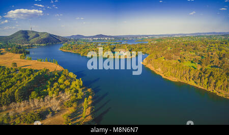 Antenne Panorama der Molonglo River und die Landschaft in Canberra, Australien Stockfoto