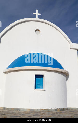 Zypern, traditionelle griechische orthodoxe Kirche (Agioi Anargiroi), häufig in Zypern. Stockfoto