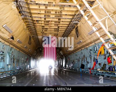 Lockheed C-5 Galaxy Laderaum von militärischen transport, Intercontinental cargo strategische Flugzeuge Nutzlast. ZHUKOWSKY - 16. AUGUST Stockfoto