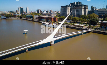 Puente de La Mujer und Puerto Modero, Buenos Aires, Argentinien Stockfoto