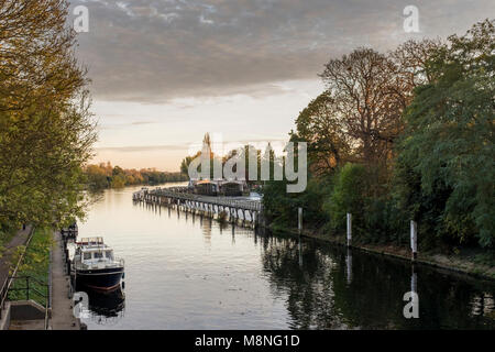 Teddington Wehr auf der Themse, London Borough von Richmond upon Thames, Großbritannien Stockfoto