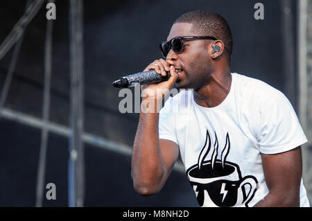 Tinie dieses Gesang an V Festival in Staffordshire, Großbritannien Stockfoto