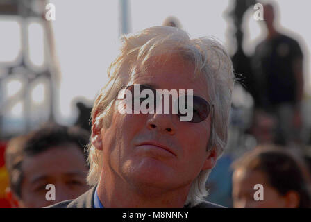 Washington DC., USA, 17. Oktober 2007 Richard Gere leitet die Zeremonie an der US Capitol mit seiner Heiligkeit dem Dalia Lama. Credit: Mark Reinstein/MediaPunch Stockfoto