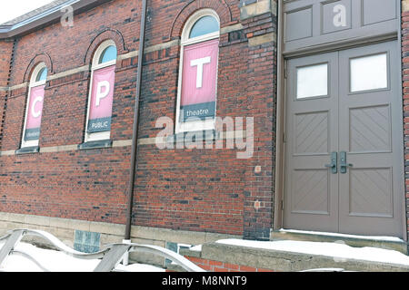 Diese repurporsed Rumänisch-orthodoxen Kirche in der Einmal-verdorben Gordon Square Gegend von Cleveland, Ohio, ist jetzt eine Darstellende Kunst Theater. Stockfoto