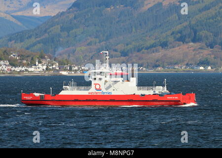 Die Auto- und Passagierfähre MV Sound von Seil, betrieben durch Western Ferries auf den Firth of Clyde, zwischen Gourock und Dunoon. Stockfoto