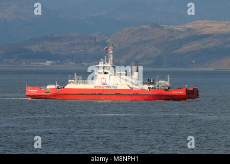 Die Auto- und Passagierfähre MV Sound von Seil, betrieben durch Western Ferries auf den Firth of Clyde, zwischen Gourock und Dunoon. Stockfoto