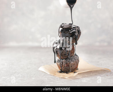 Rote Beete Schokolade Muffins close-up Stockfoto