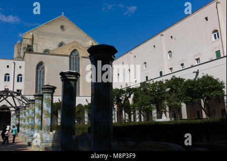 St. Chiara Kirche und Kloster, Kreuzgang, Neapel, Italien Stockfoto