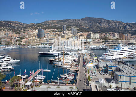 Super Yachten im Yachthafen von Monaco, der größte Mega Yacht ist "Lady Moura", Inhaber Nasser Ar-Raschid, ein saudischer arabean Milliardär, Monaco, Europa Stockfoto