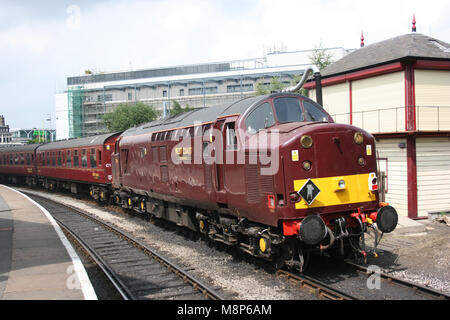 West Coast Eisenbahnen Klasse 37 37516 von Keighley - Keighley und Worth Valley Railway, West Yorkshire, UK - Juni 2009 Vereinbaren anreisen Stockfoto