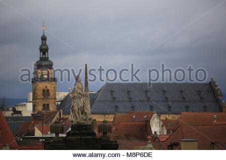 Ein Blick auf die katholische Stadt Bamberg in Bayern an einem bewölkten Tag mit der St. Stephanus Kirche in volle Ansicht. Stockfoto