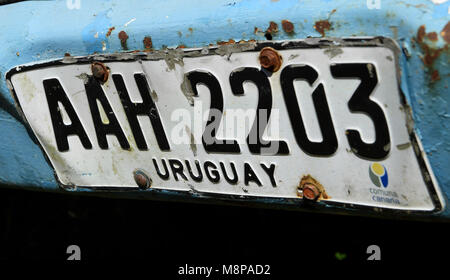 Schrottplatz von alten Autos in Uruguay Stockfoto