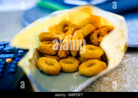 Traditionelle apulische Taralli in einen Plastikbeutel Stockfoto