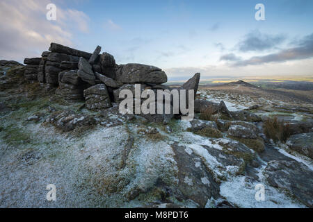 Ein Abstauben des Schnees an belstone Gemeinsame auf Dartmoor. Stockfoto