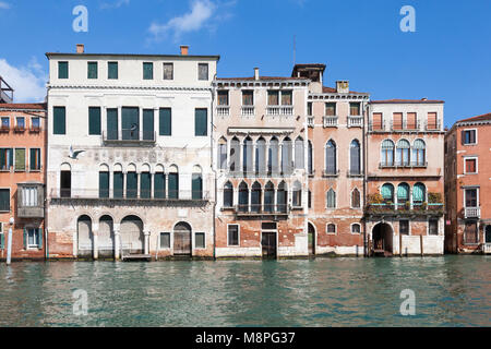 Ca' a Mosto, der älteste Palast auf dem Canal Grande, Casa Dolfin, Palazzo Bollani Erizzo, Grand Canal, Santa Croce, Venedig, Venetien, Italien Stockfoto