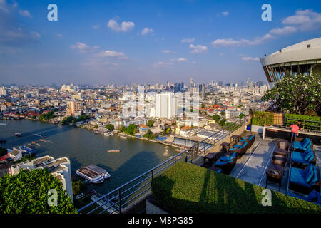 Luftaufnahme über den Chao Phraya River auf dem nördlichen Teil der Stadt Stockfoto