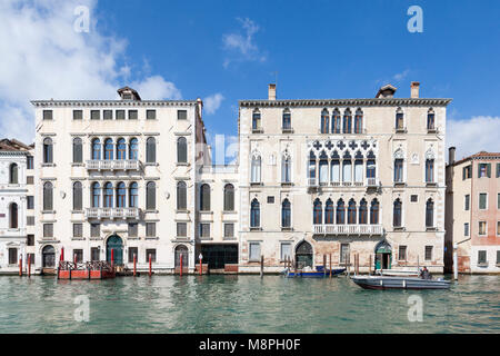 Palazzo Giustinian Querini Dubois und Palazzo Bernado, Grand Canal, Canal Grande, San Polo, Venedig, Venetien, Italien auf einem sonnigen blauen Himmel Winter Tag Stockfoto