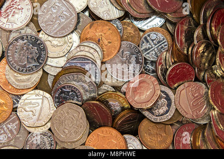 Sammlung von 1P, 2P, 5p, 10p, 20,50 p und £ 1 Münzen Stockfoto