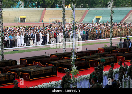 Dhaka, Bangladesch. 19. März, 2018. Die Einrichtungen der 23 Bangladeshi Bergung der Opfer ausgerichtet werden, um an die Armee Stadion in Dhaka für namaz - e-janaza am 19. März 2018. Credit: SK Hasan Ali/Alamy leben Nachrichten Stockfoto