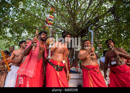 Kodungallur, Indien. 19 Mar 2018. Tanzen und Singen die Andachten Melodien. Credit: ravikanth Kurma/Alamy leben Nachrichten Stockfoto