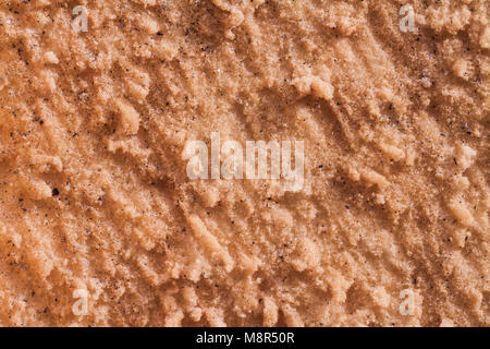 Schwamm weiche Textur Struktur gelbes Licht grunge Rough Close up Badewanne waschen nass Brot Muster Detail Nahaufnahme weiches Material Stockfoto