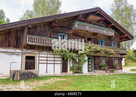 Typische altes Bauernhaus in Bayern, Deutschland Stockfoto