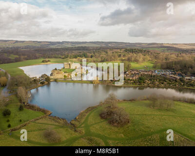 Luftaufnahme von Leeds Castle, in der weald von Kent, Großbritannien Stockfoto