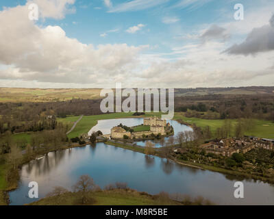 Luftaufnahme von Leeds Castle, in der weald von Kent, Großbritannien Stockfoto