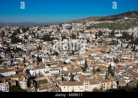 Blick von der Stadt Granada (Stadtteil Albaicin) von der Alhambra. Granada, Spanien Stockfoto