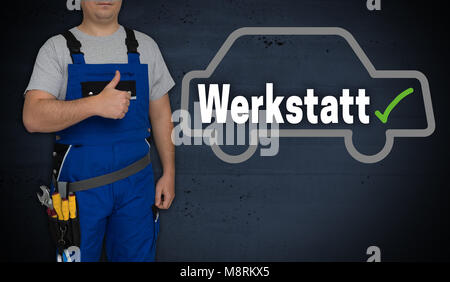 Werkstatt (Workshop) Auto und Handwerker mit Daumen nach oben. Stockfoto