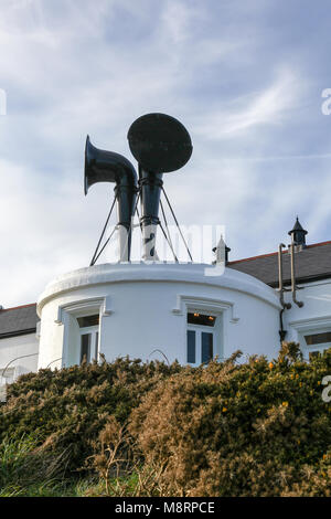 Die ehemalige Nebel Hörnern auf die Eidechse Leuchtturm, einem Leuchtturm am Lizard Point auf der Lizard Halbinsel, Cornwall, South West England, Großbritannien Stockfoto