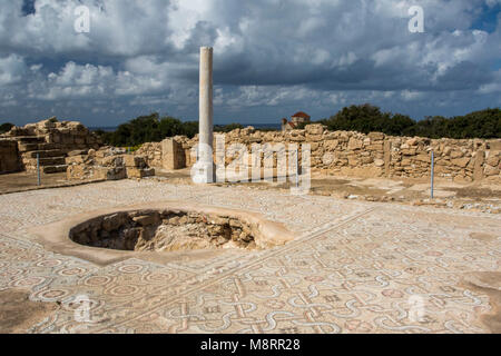 Einzelne Spalte in der Agios Georgious, archäologischen Bereich, Ayia Thekla, Paphos, Zypern, Mittelmeer Stockfoto