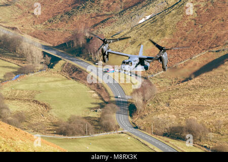 USAF CV-22 Osprey Flying Low Level im Lfa 7 (Mach Loop). Stockfoto