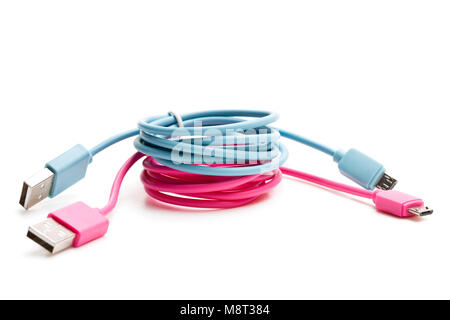 Farbenfrohe usb-Kabel isoliert auf weißem Stockfoto