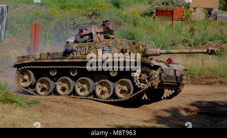 Replika Sturmgeschütz III (StuG III) Das sturmgeschütz teinfeldt" 2017 im Krieg und Frieden Erweckung im Hop Farm in der Nähe von Paddock Wood, Kent, Großbritannien. Stockfoto