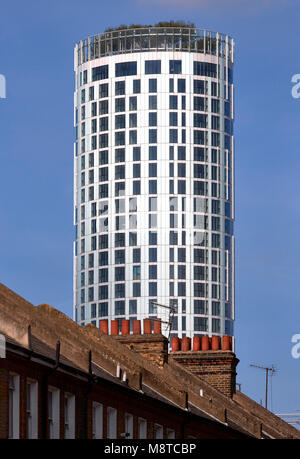 Detailansicht von Vauxhall Seitenstraße. Sky Vauxhall Gardens, London, Vereinigtes Königreich. Architekt: Carey Jones Chapman Tolcher Architekten, 2017. Stockfoto