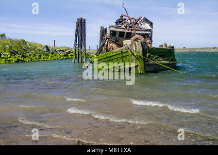 Wrack der Maria D. Hume in der Rogue River, Gold Beach, Oregon Stockfoto