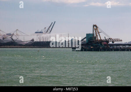 Eine Kohle Terminal vor der Küste von Vancouver, British Columbia, Kanada Stockfoto