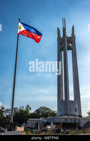 Feb 2,2018 Menschen zu Fuß rund um Quezon Erinnerungskreis, Quezon City, Metro Manila, Philippinen Stockfoto