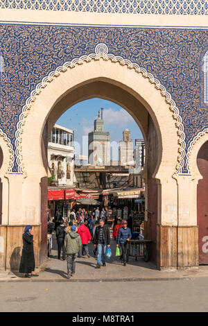 Das Blaue Tor Bab Bou Jeloud in Fes, Königreich Marokko, Afrika | Blaue Stadttor Bab Bou Jeloud in Fez, Königreich Marokko, Afrika Stockfoto