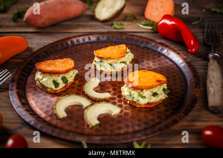 Avocado sandwich Frühstück, gesunden Snack Stockfoto