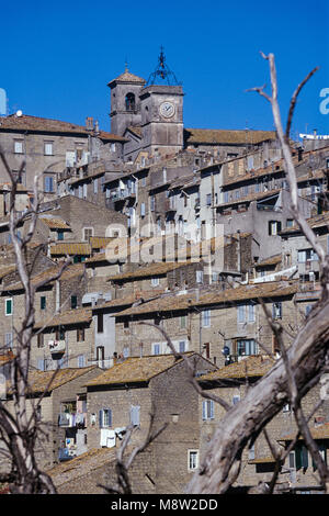 Einer der typischen kleinen Dorf in der Mitte von Italien, Caprarola, in der Region Latium. Stockfoto