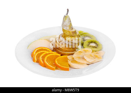 Platte mit verschiedenen geschnittenes Obst Platten isoliert weißer Hintergrund, bestreut mit Puderzucker. Dessert für ein Menü in einem Cafe, Restaurant, Kaffee sh Stockfoto